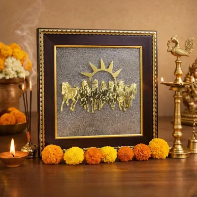 urugra 7 Running Horses on Raw Pyrite Frame, from the Amazon listing